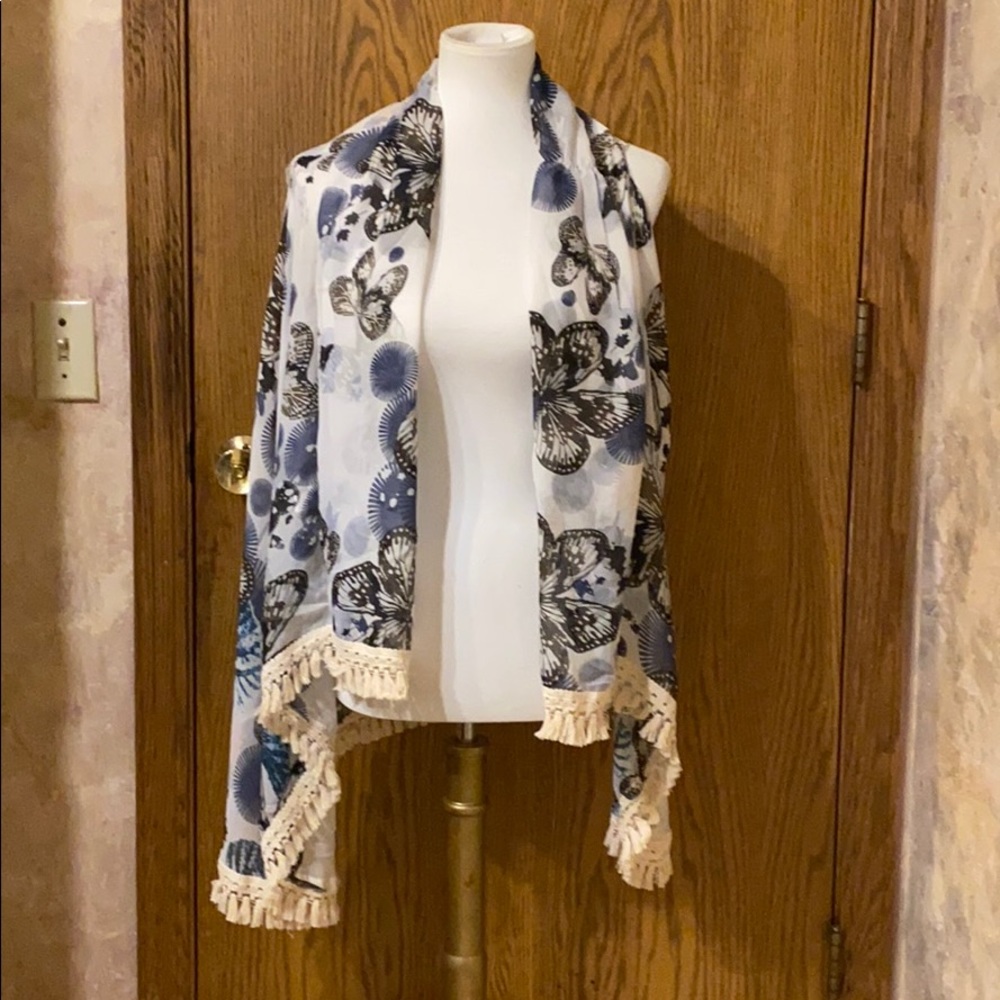 The Wow Now Butterfly Wrap w Tassels 🦋 NWT